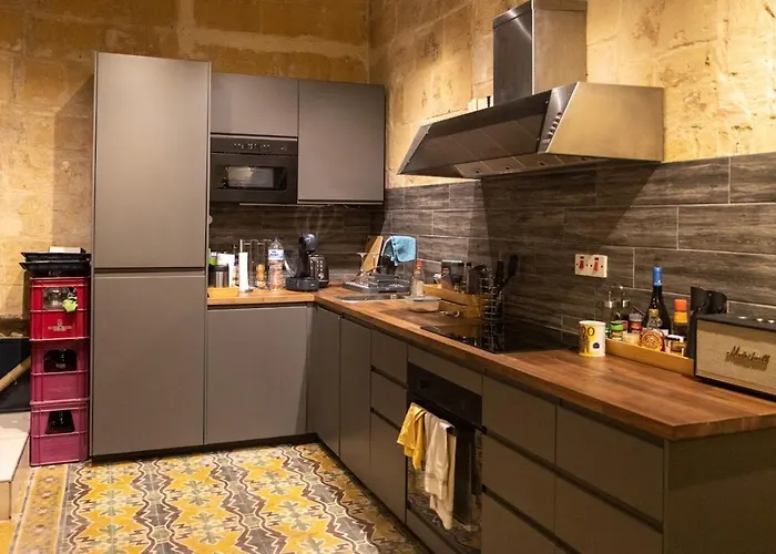 Bed and Breakfast Babel 3*