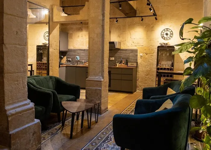 Bed and Breakfast Babel 3*